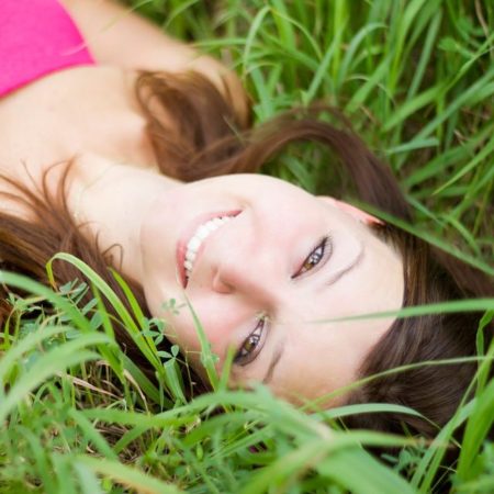 Simple Ways to Naturally Whiten Your Teeth at Home